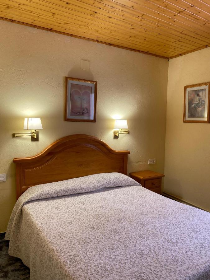 Hotel Rural Cal Amadeu Vilanova de Escornalbou Екстер'єр фото